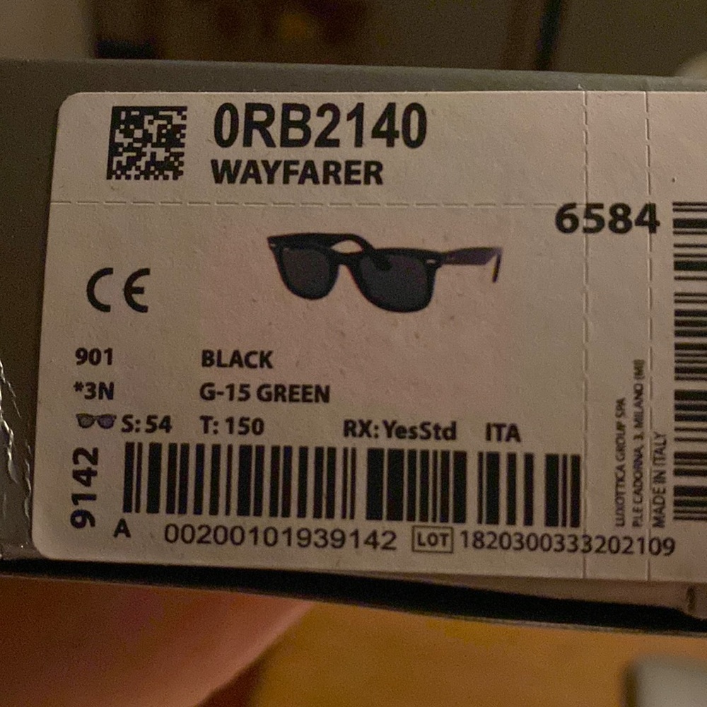 Brand new Rayban Wayfarers 2140